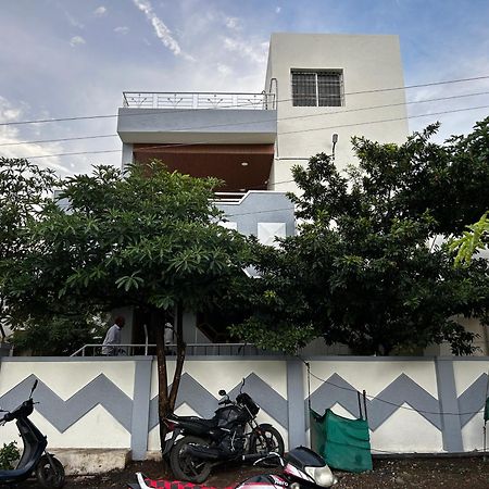 Vatavriksha Guest House,Akkalkot Akalkot المظهر الخارجي الصورة
