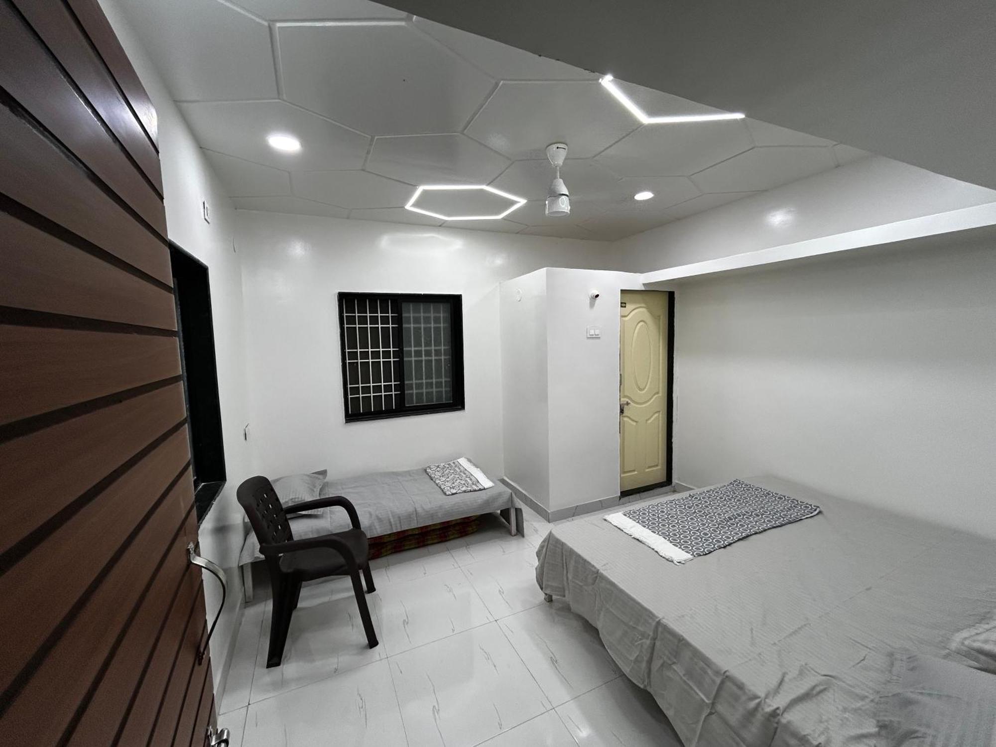 Vatavriksha Guest House,Akkalkot Akalkot المظهر الخارجي الصورة
