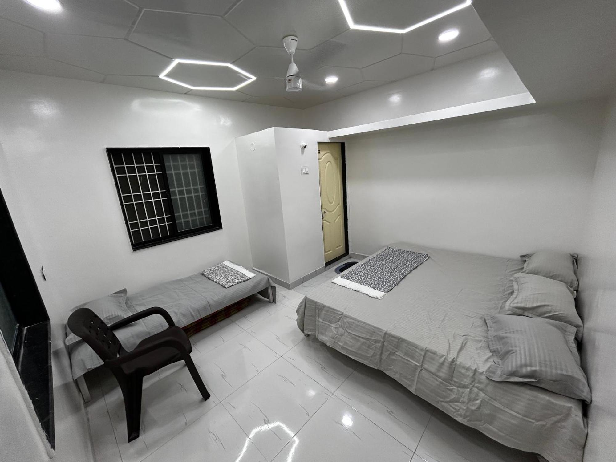 Vatavriksha Guest House,Akkalkot Akalkot المظهر الخارجي الصورة